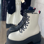 TOMMY HILFIGER- lace up ivory boot chunky
