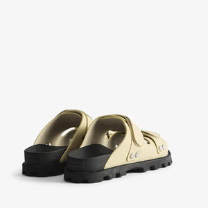 HUNTER-vegan sandals