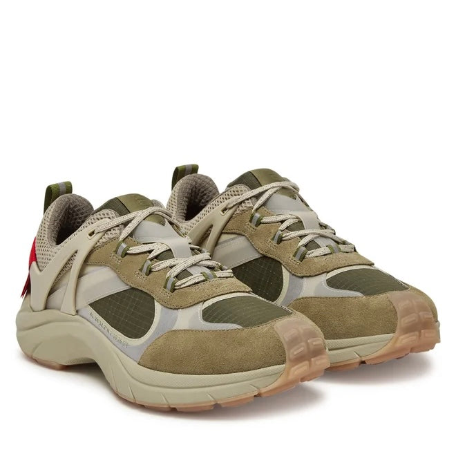 HUGO-olive snickers