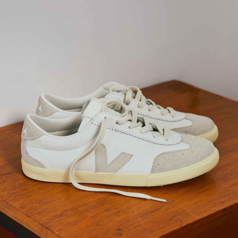 VEJA-VOLLEY SUEDE NATURAL SAHARA