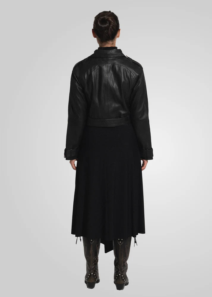AMAPELLE-ROMIE - CROPPED TRENCH BIKER